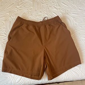 Lululemon 5” pace-breaker shorts size: M